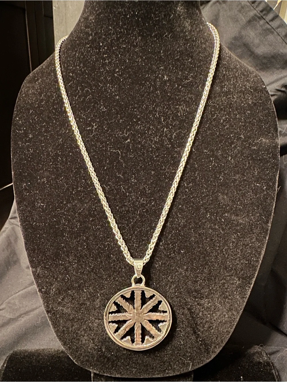 Men's Stainless Steel Dharma Wheel Pendant Necklace - Detailed Filigree Design
